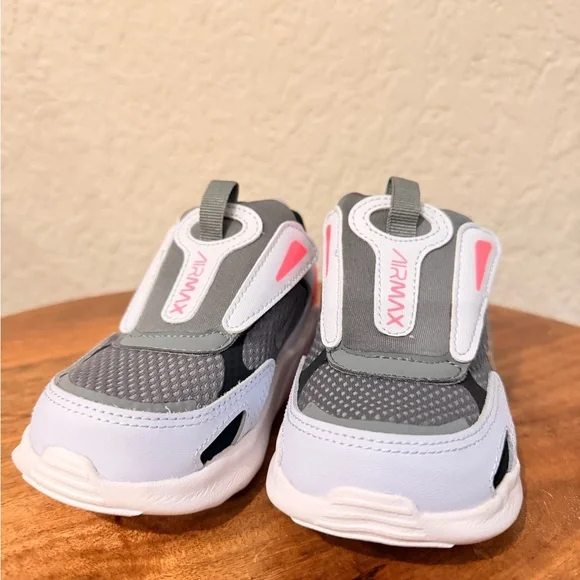 Nike Air Max Bolt Toddler shoes in a black and grey colorway. new US 8C unisex - Picture 2 of 10